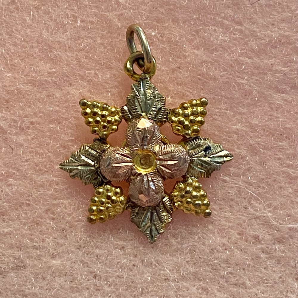 Black Hills Gold pendant